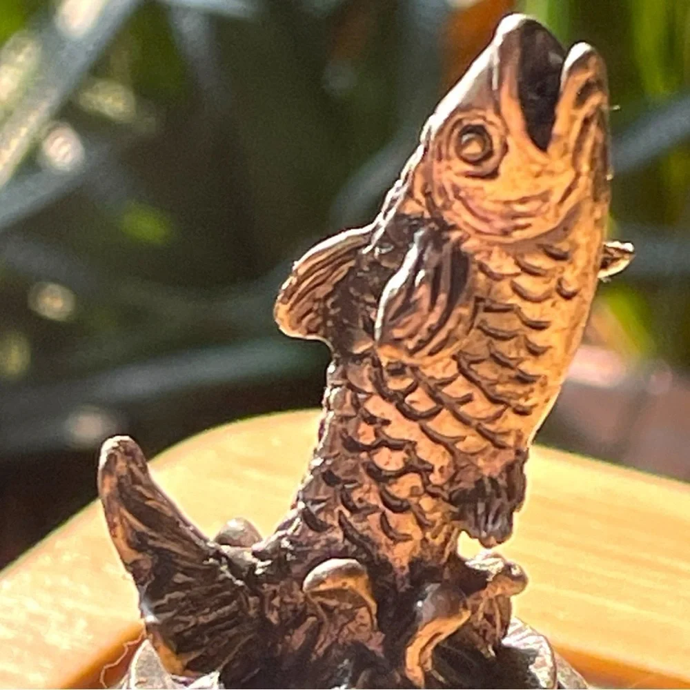 Ganz vintage wine bottle cork stopper,with chain and ring, detailed pewter fish